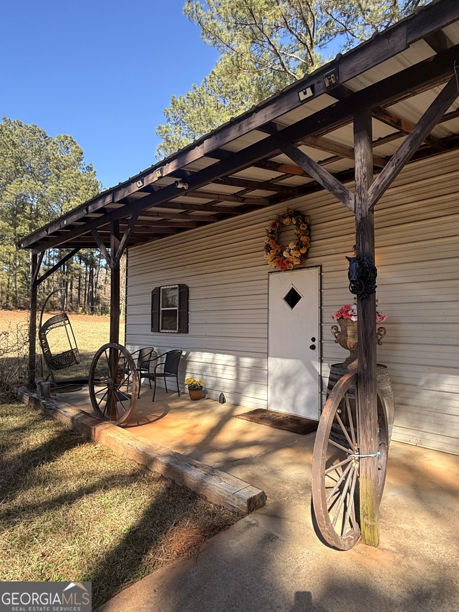 670 Jefferies Road Shady Dale - Photo 6