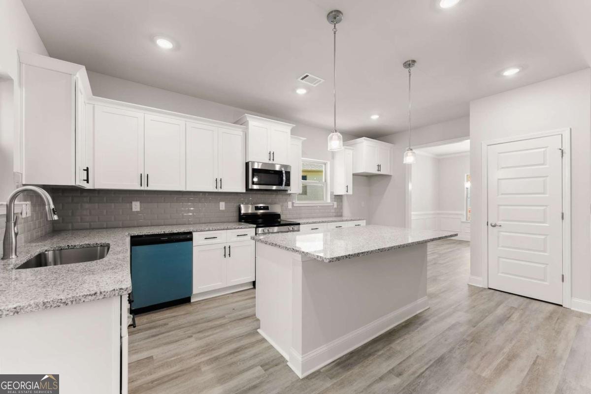 661 Forest Way Cornelia - Photo 12