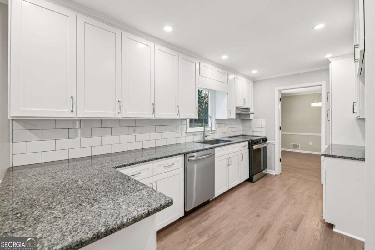 4658 Robie Road Lilburn - Photo 7