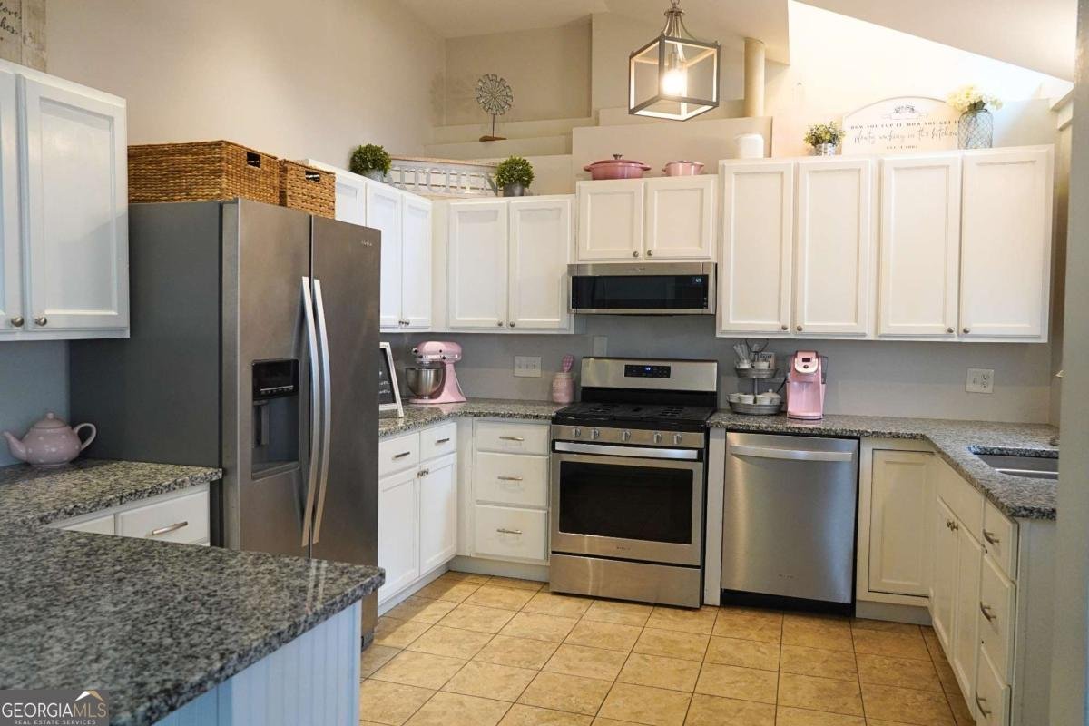 2655 ELSINORE Street East Point - Photo 6