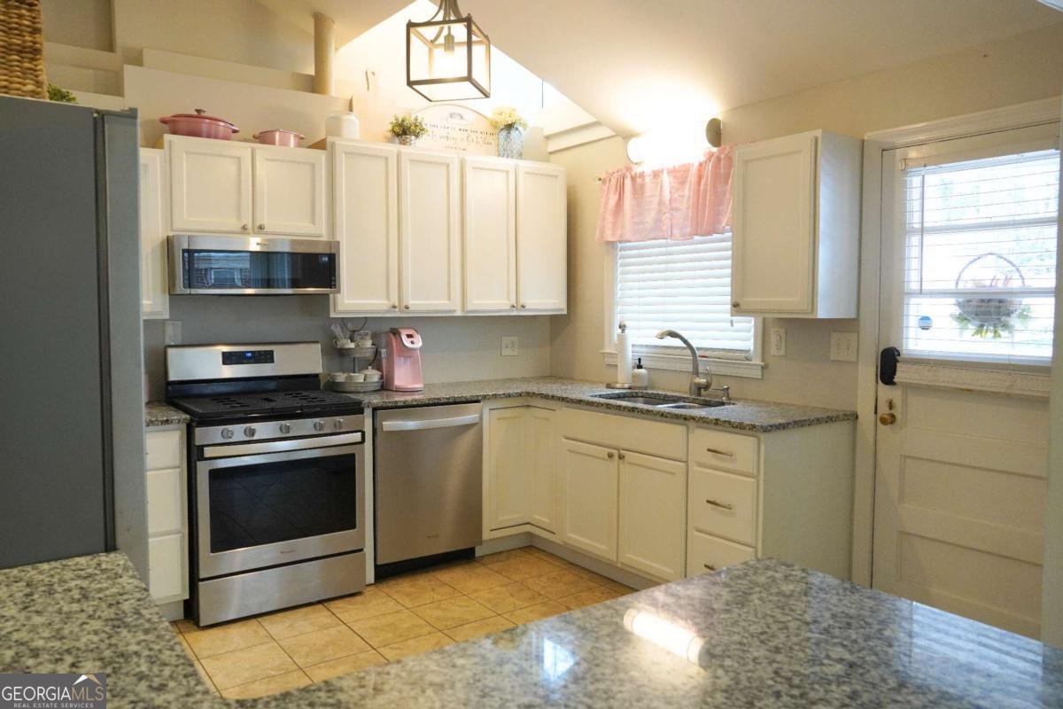 2655 ELSINORE Street East Point - Photo 7