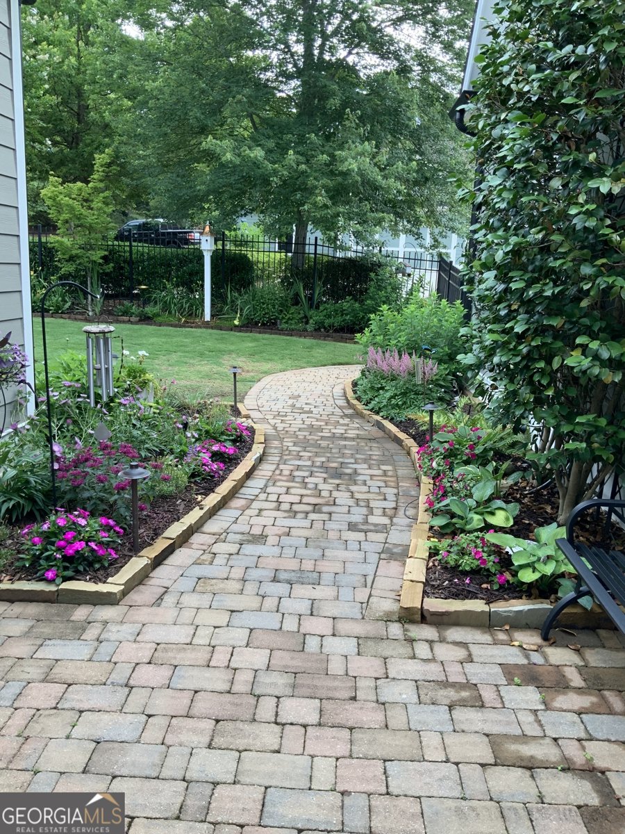 411 Tralee Court Statham - Photo 60