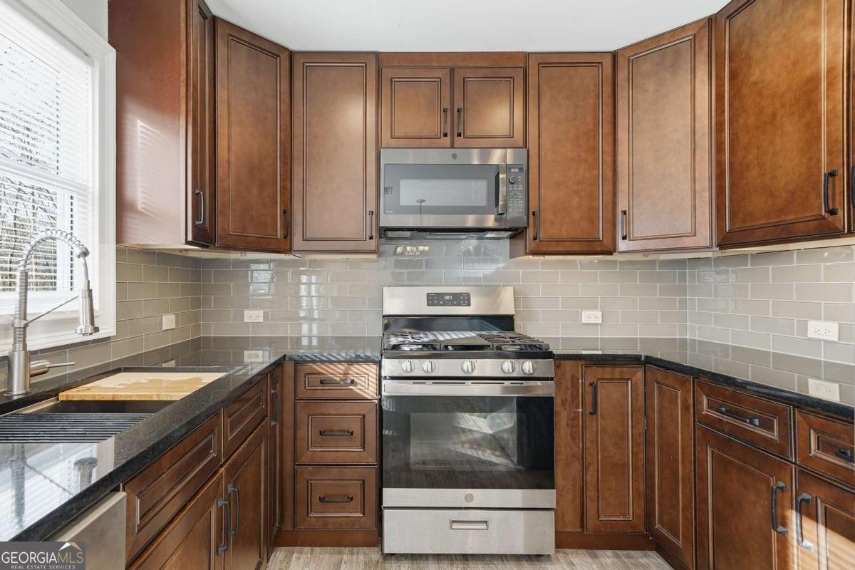 103 Port Victoria Way Woodstock - Photo 7