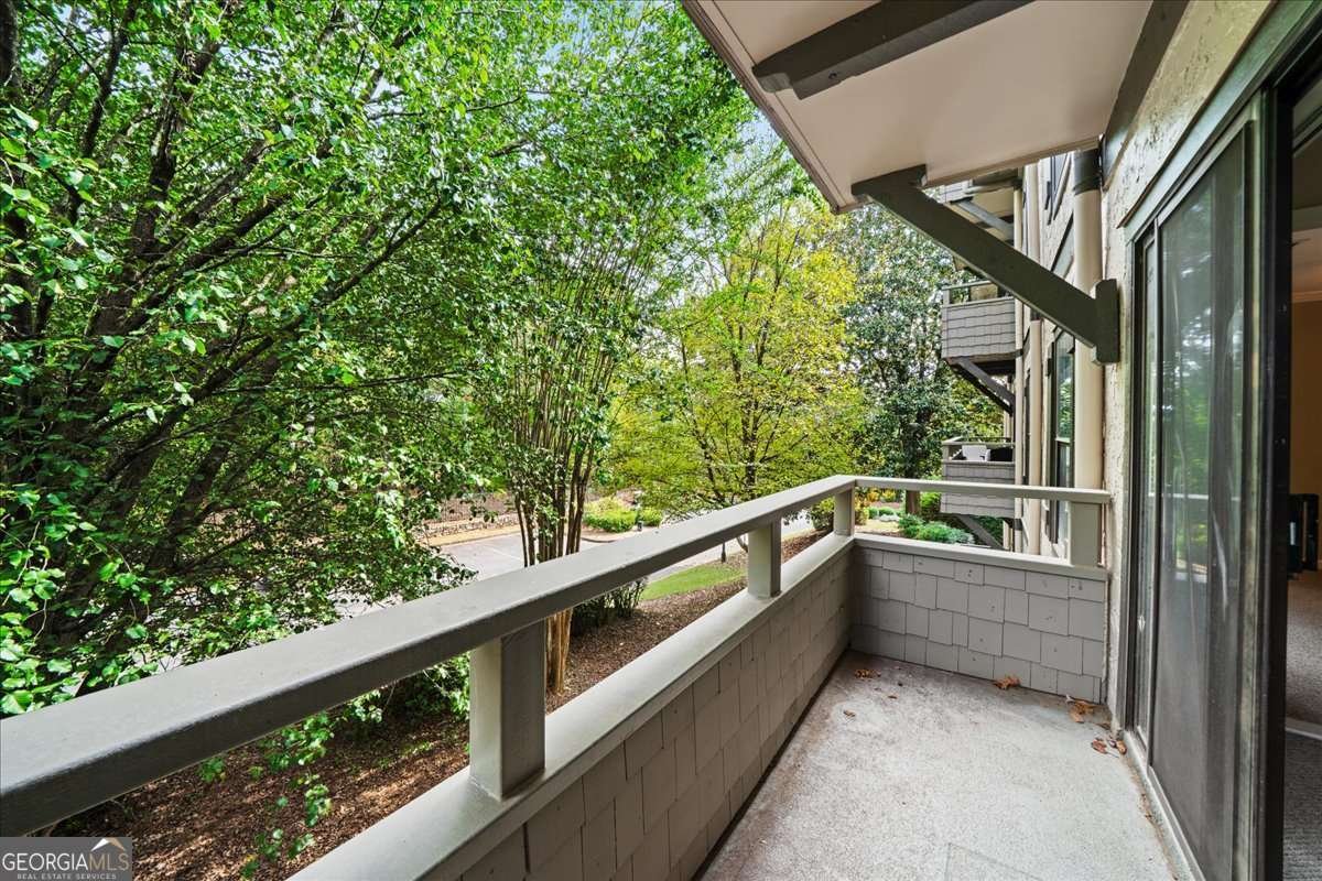 1217 Highland Bluff Drive Atlanta - Photo 11