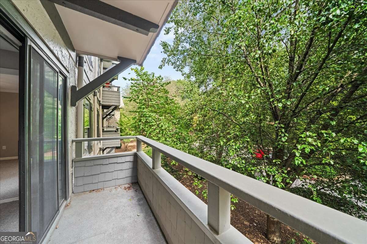 1217 Highland Bluff Drive Atlanta - Photo 12