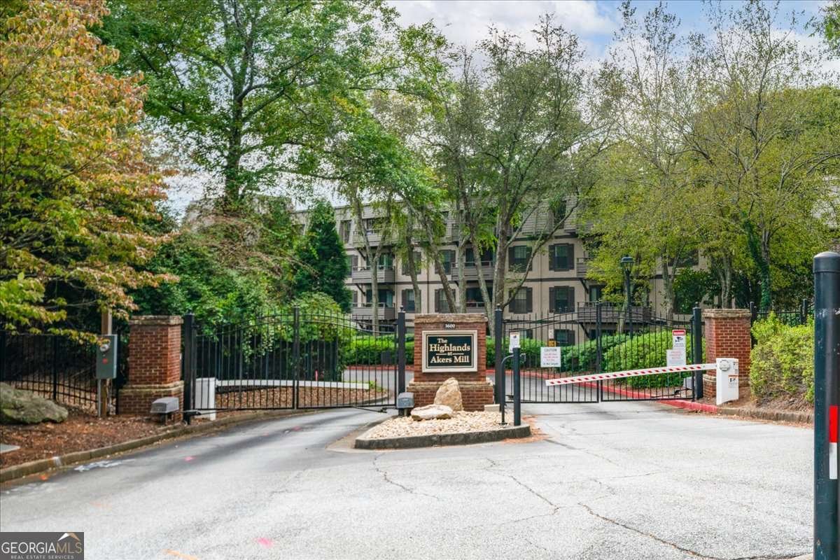 1217 Highland Bluff Drive Atlanta - Photo 25