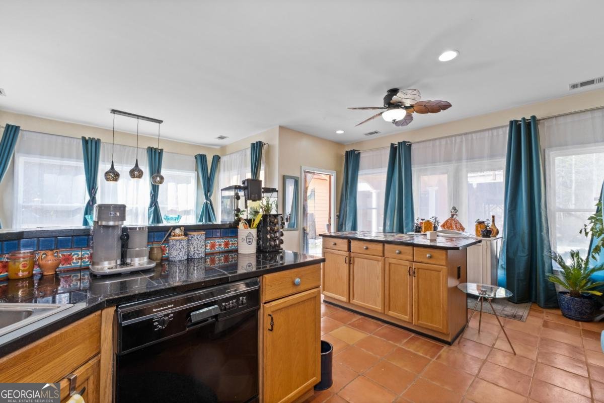 1045 Fincher Road Canton - Photo 11