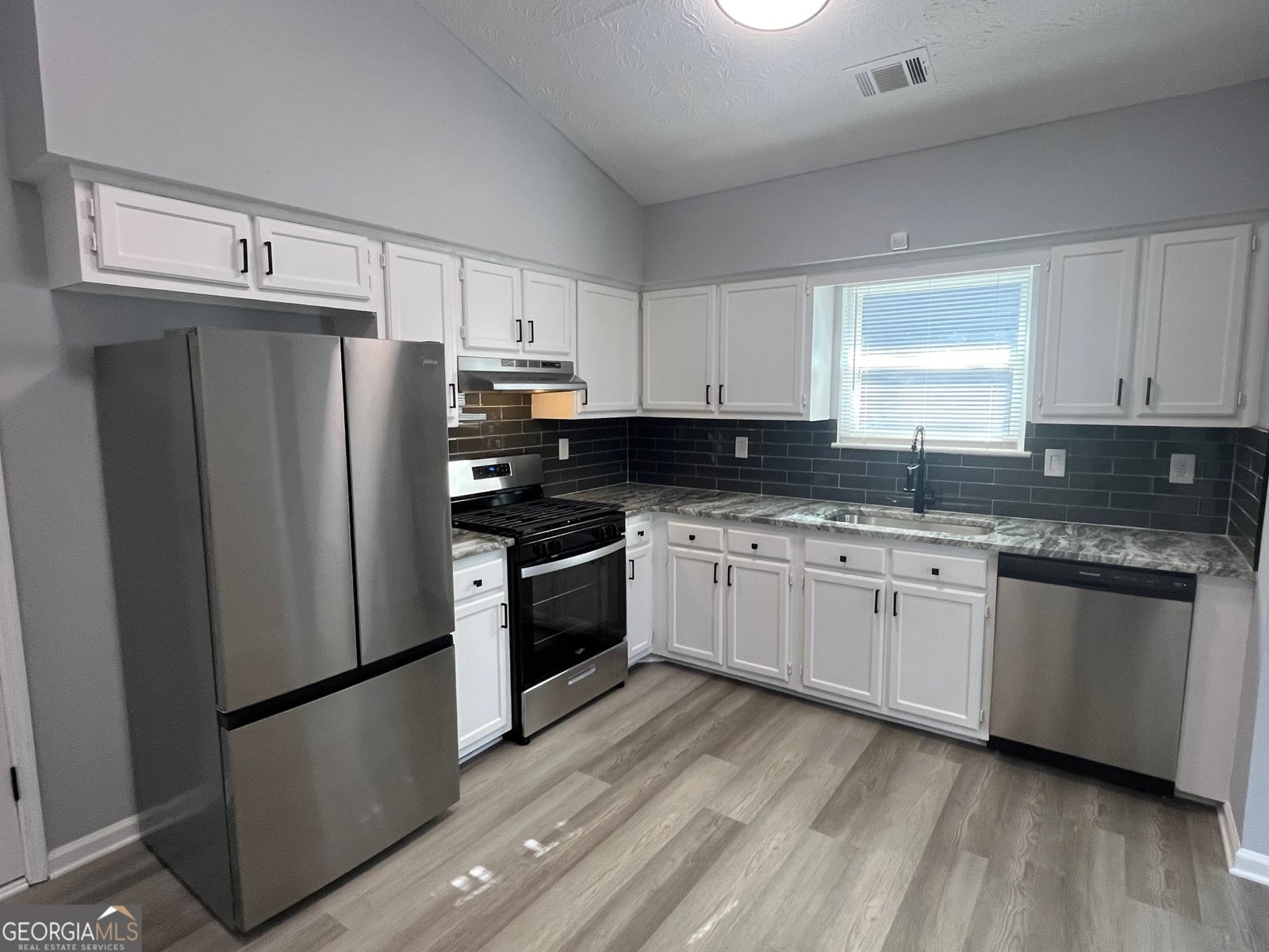 8869 Habersham Drive Jonesboro - Photo 16