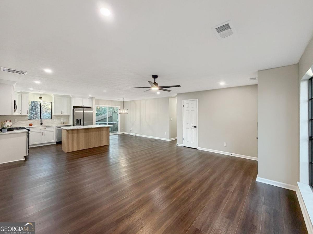 8198 Winewood Court Riverdale - Photo 10