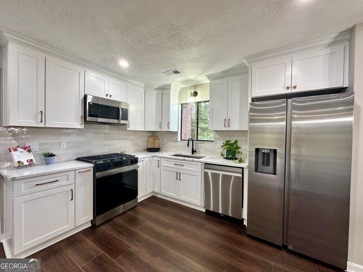 8198 Winewood Court Riverdale - Photo 7