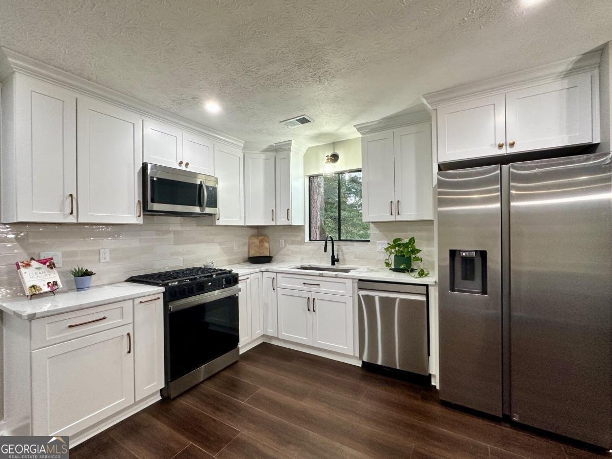 8198 Winewood Court Riverdale - Photo 9