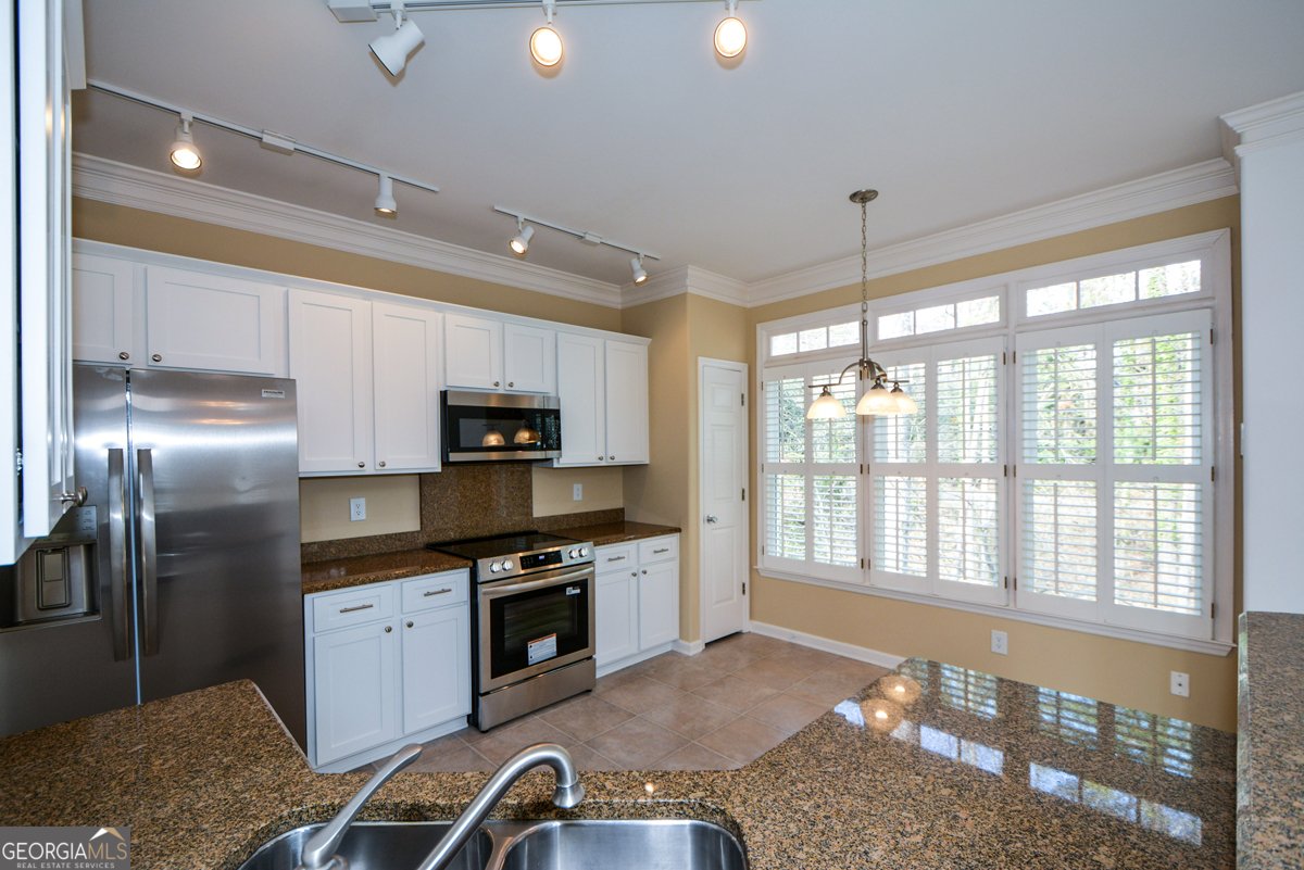 245 Ridge Point Court Johns Creek - Photo 10