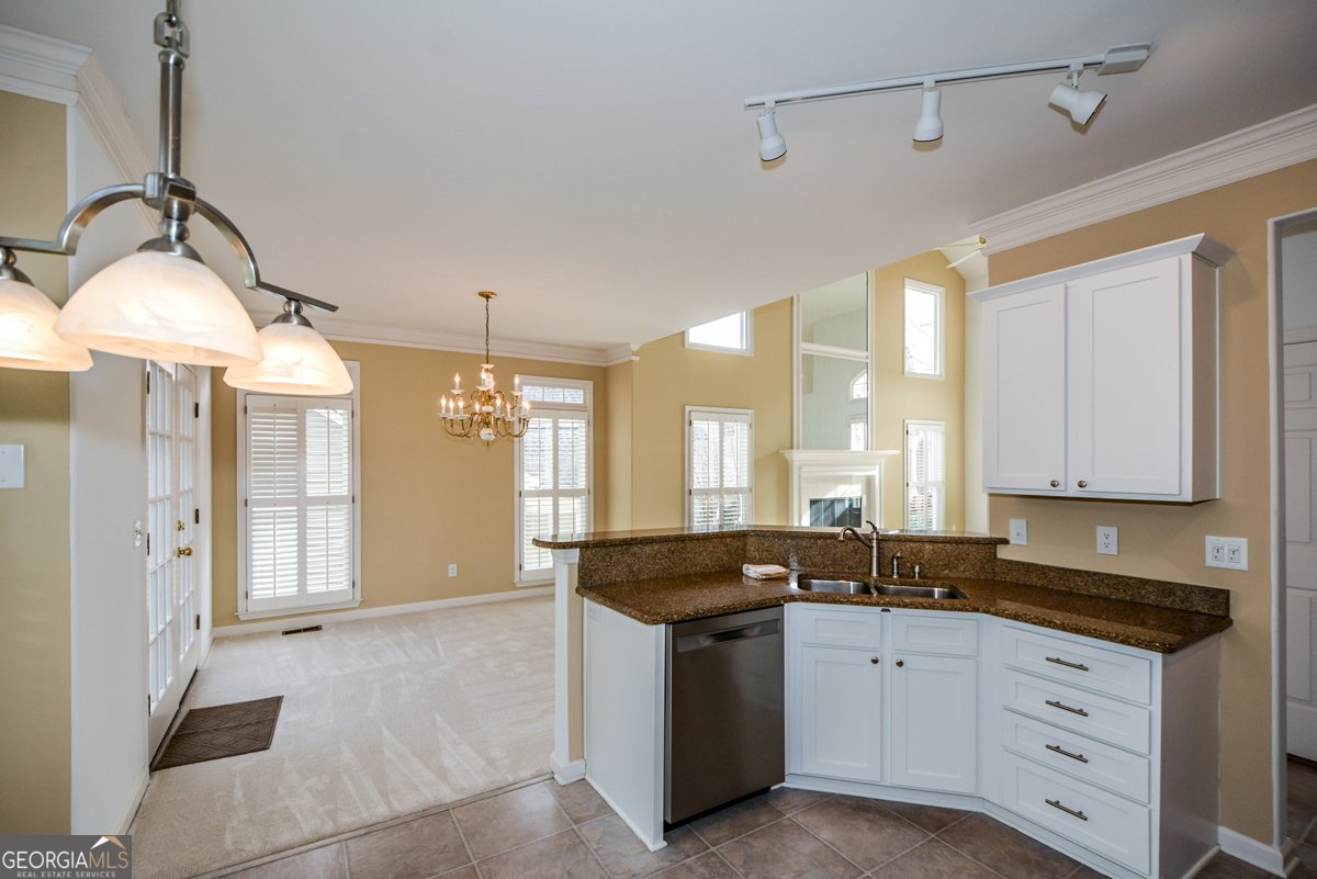 245 Ridge Point Court Johns Creek - Photo 11