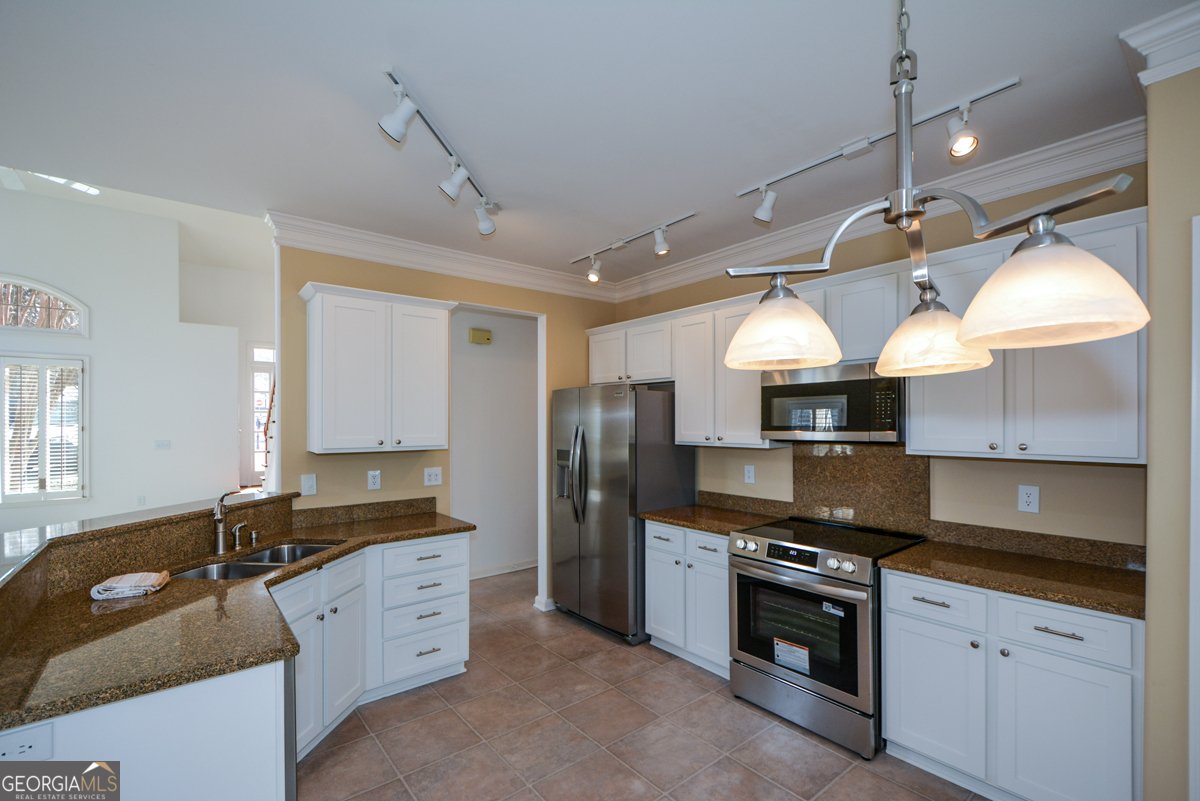 245 Ridge Point Court Johns Creek - Photo 12