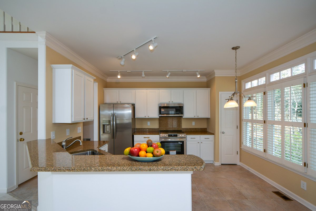 245 Ridge Point Court Johns Creek - Photo 8