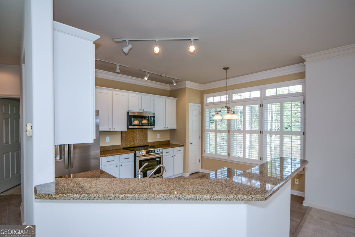 245 Ridge Point Court Johns Creek - Photo 9