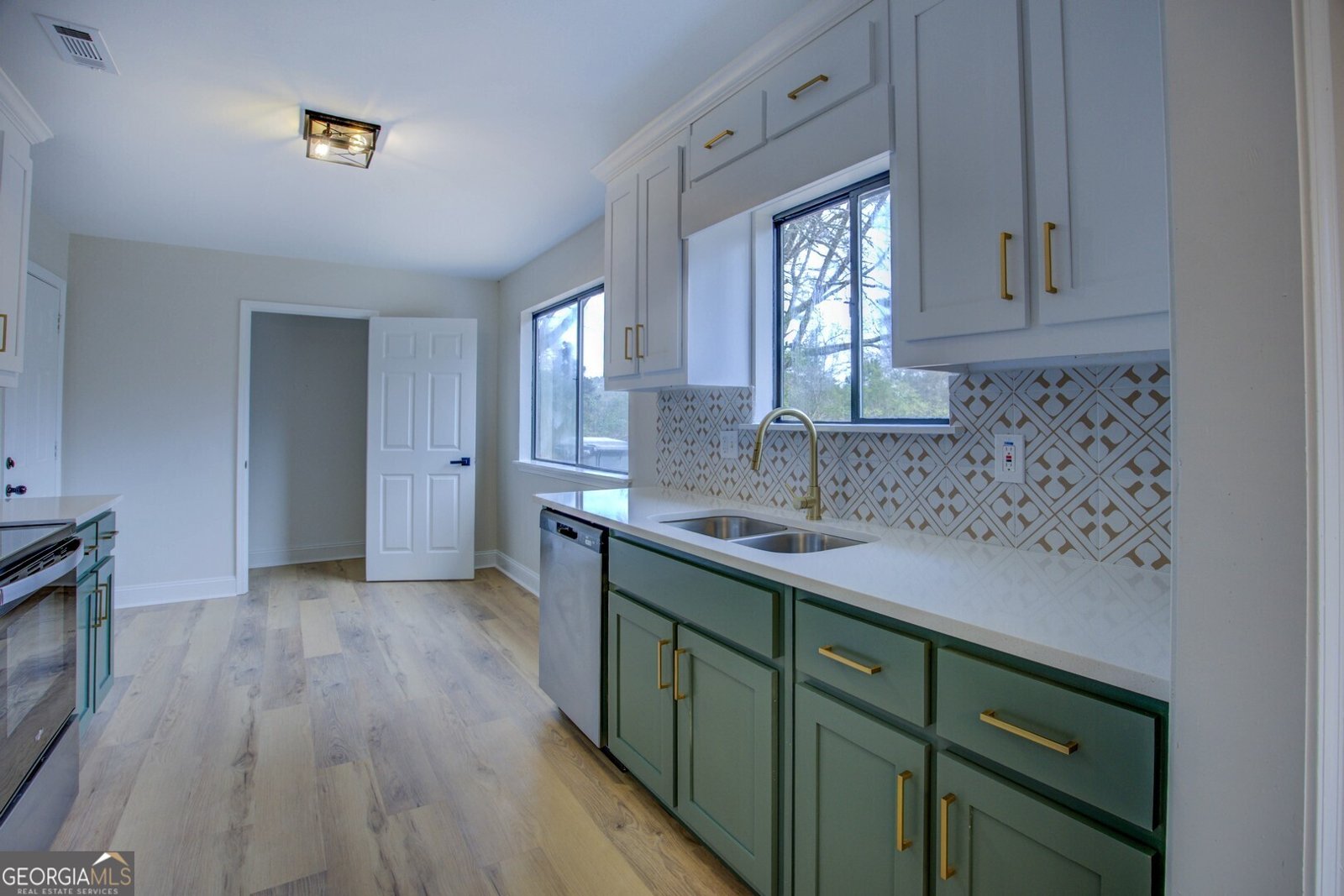 390 Cemetery Street Shady Dale - Photo 12