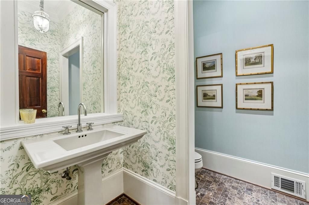 4392 Club Drive Atlanta - Photo 18