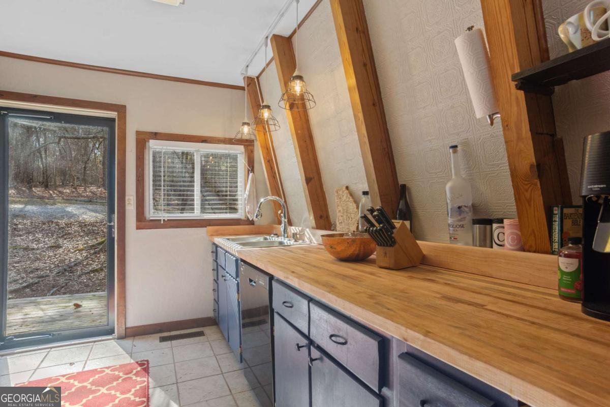 383 Hub Dent Road Milledgeville - Photo 12