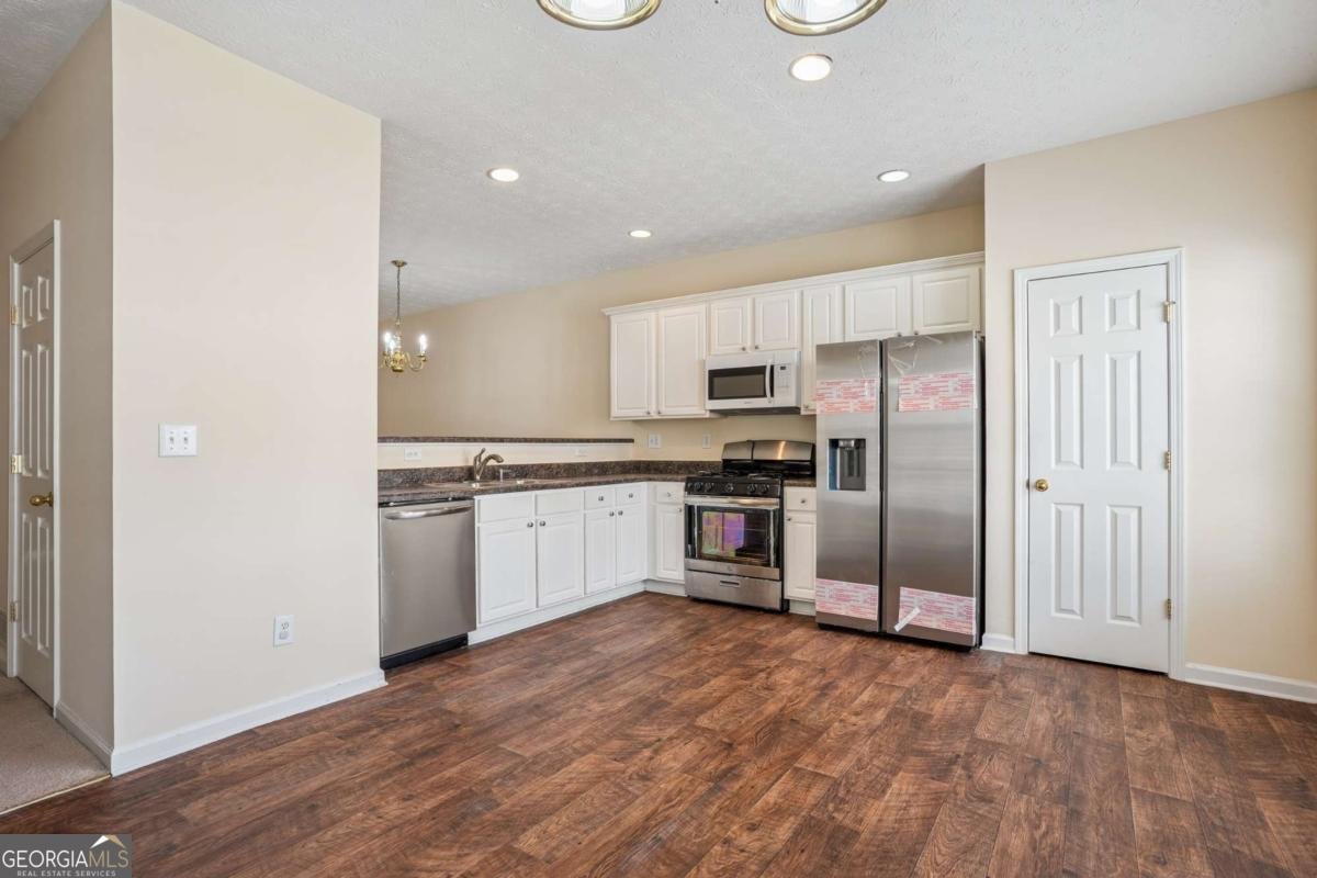 529 Lantern Wood Drive Scottdale - Photo 9