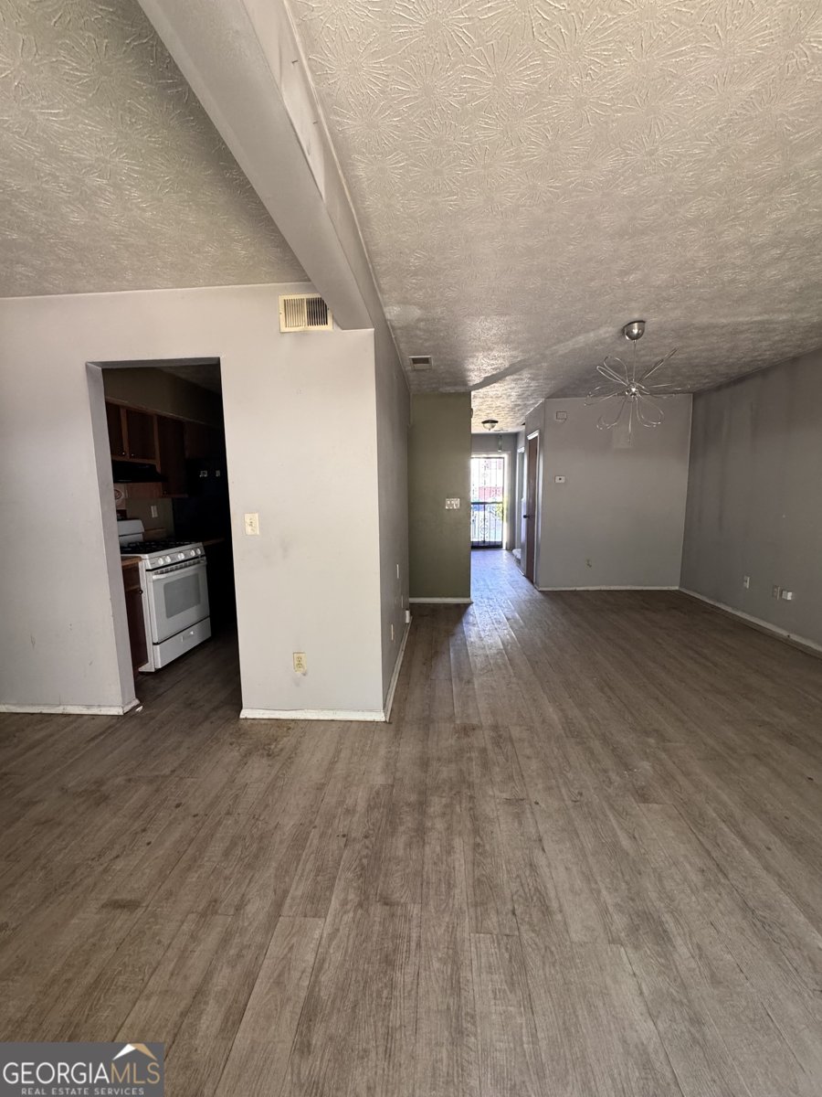 1602 Pine Tree Trail Atlanta - Photo 6