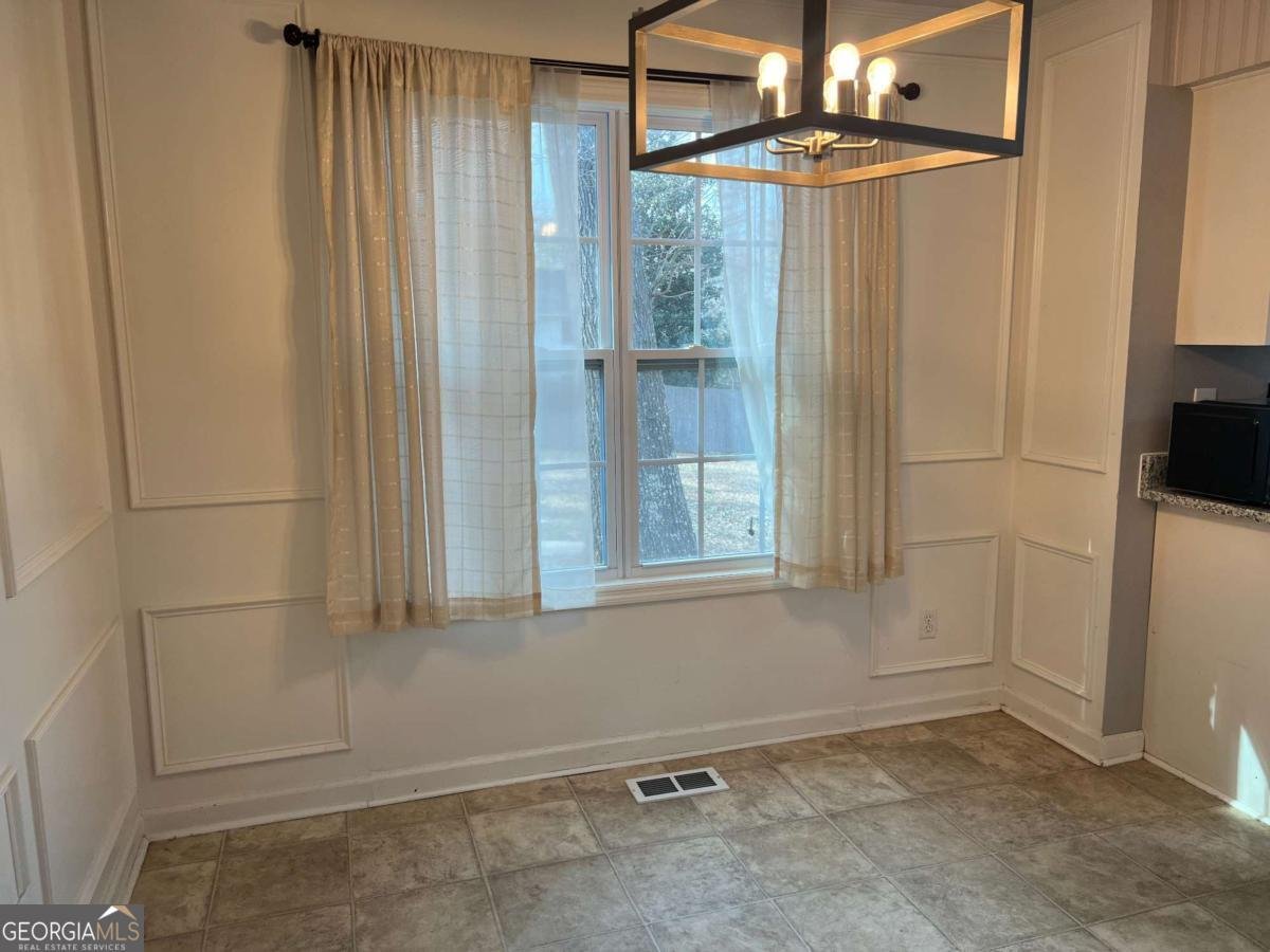 1725 Spindle Top Court Lilburn - Photo 9