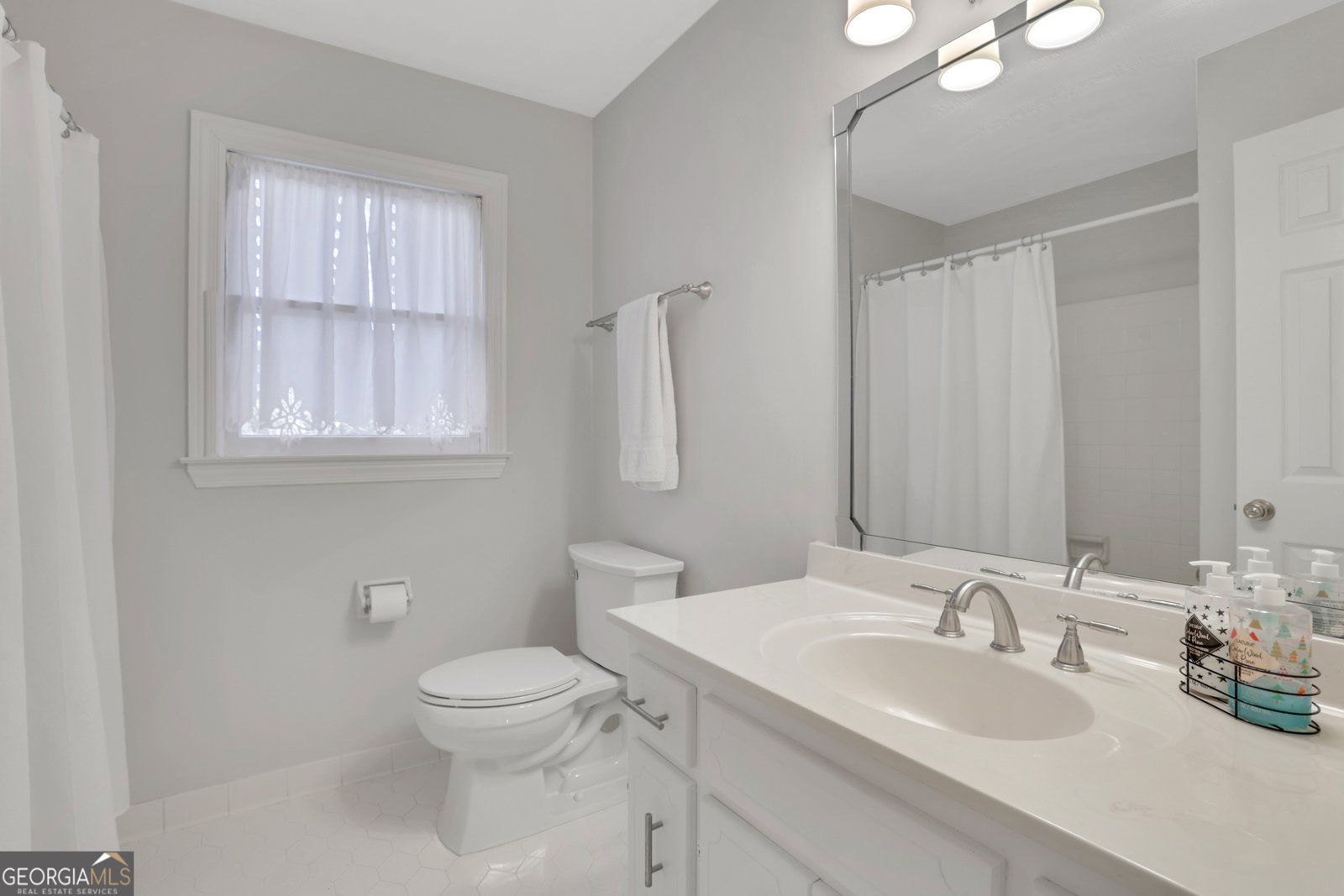 2405 Kimbrough Court Sandy Springs - Photo 32