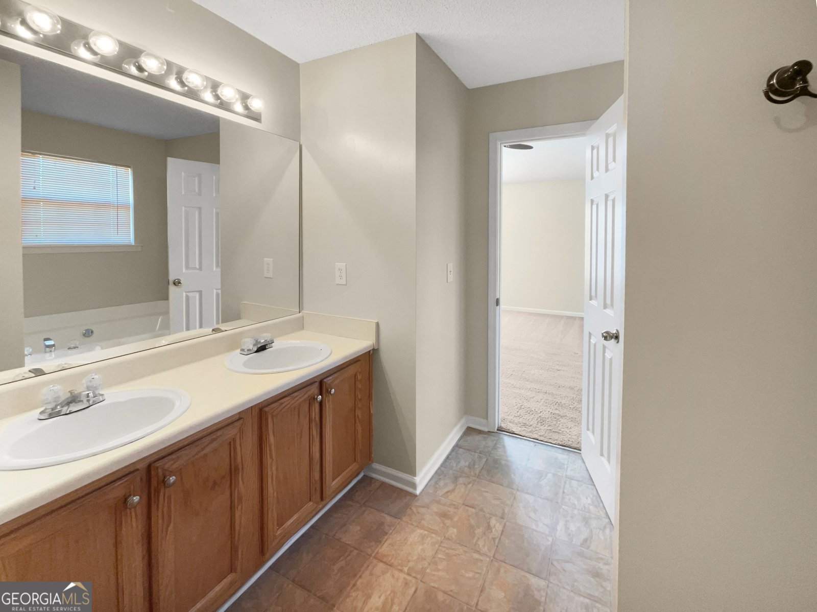 517 Brenston Court Ellenwood - Photo 19