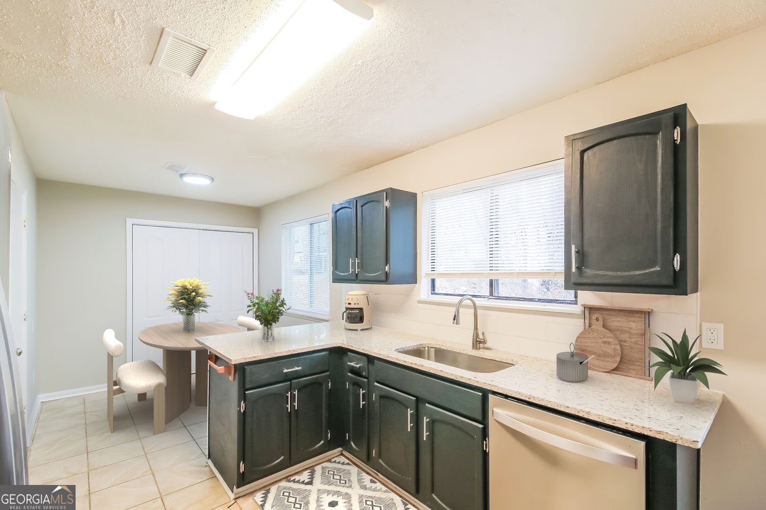 1050 Chapman Circle Stone Mountain - Photo 12