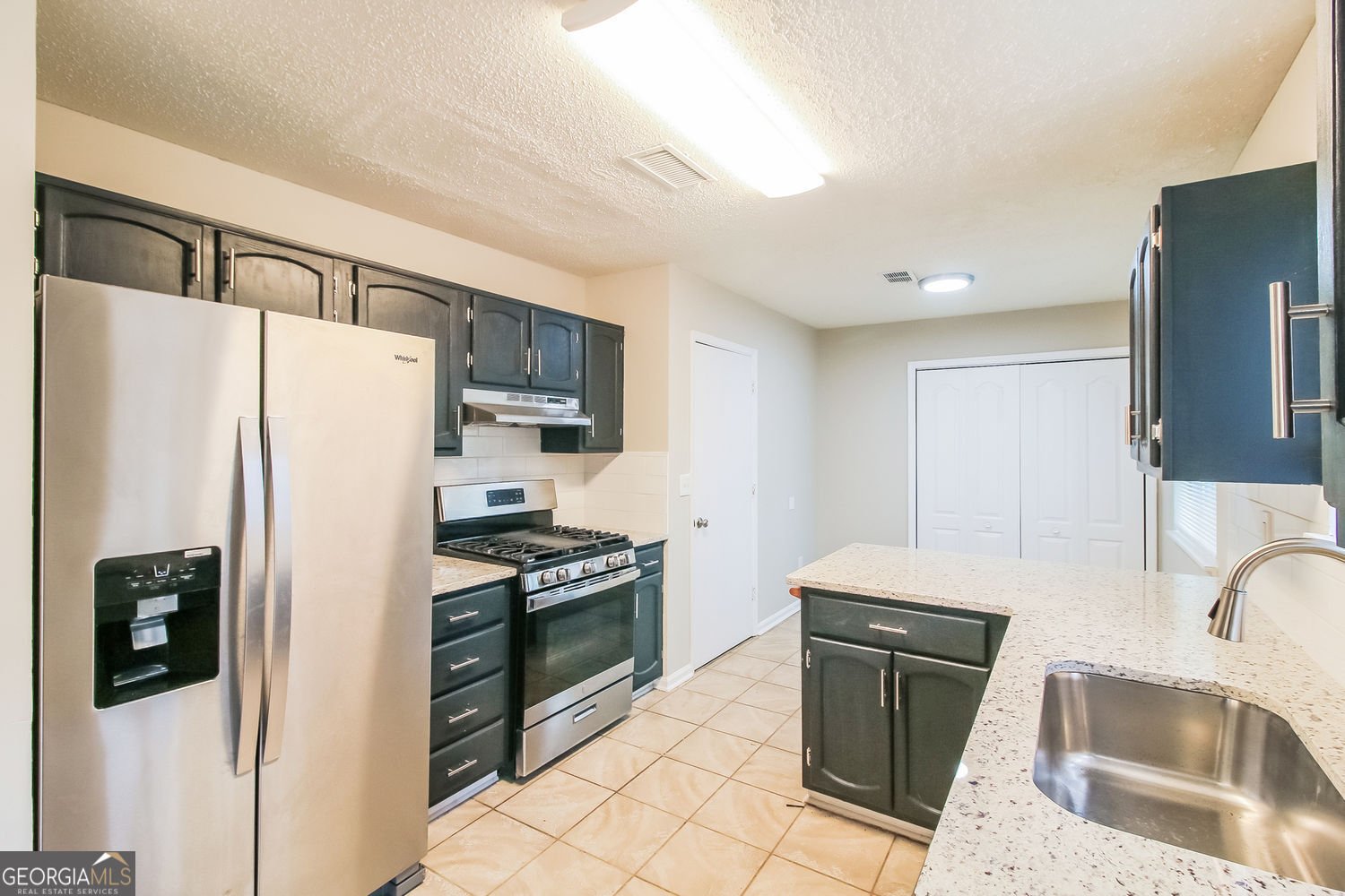 1050 Chapman Circle Stone Mountain - Photo 9