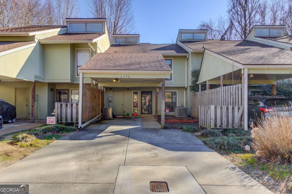 6392 Hawthorne Terrace Peachtree Corners - Photo 1