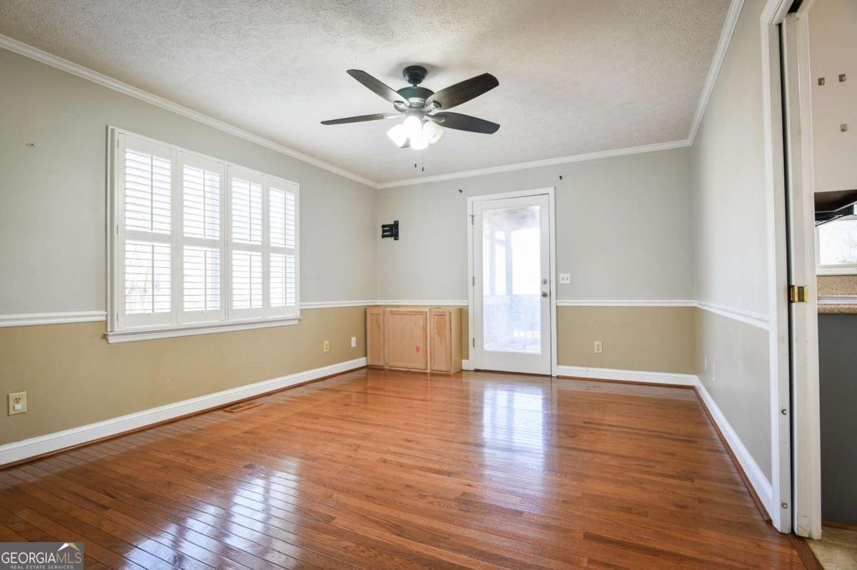 1010 Charles Court Statham - Photo 10