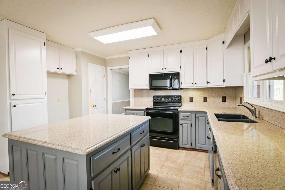 1010 Charles Court Statham - Photo 18