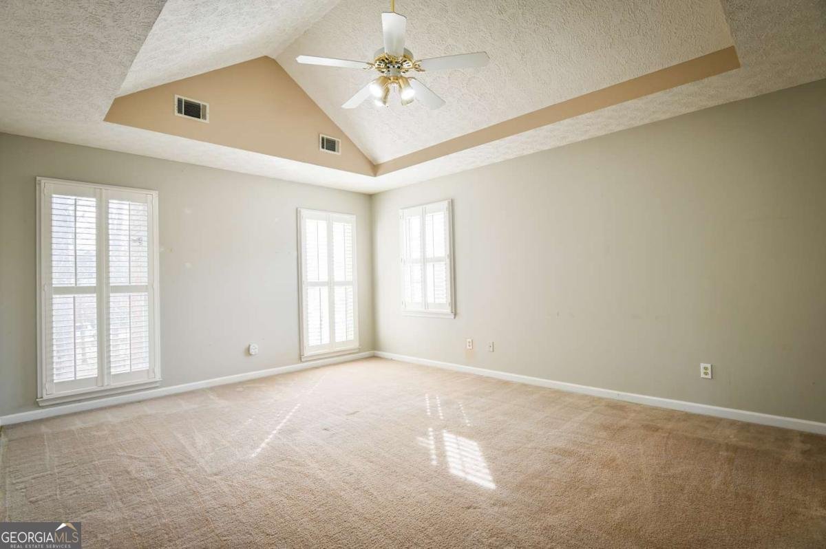 1010 Charles Court Statham - Photo 35