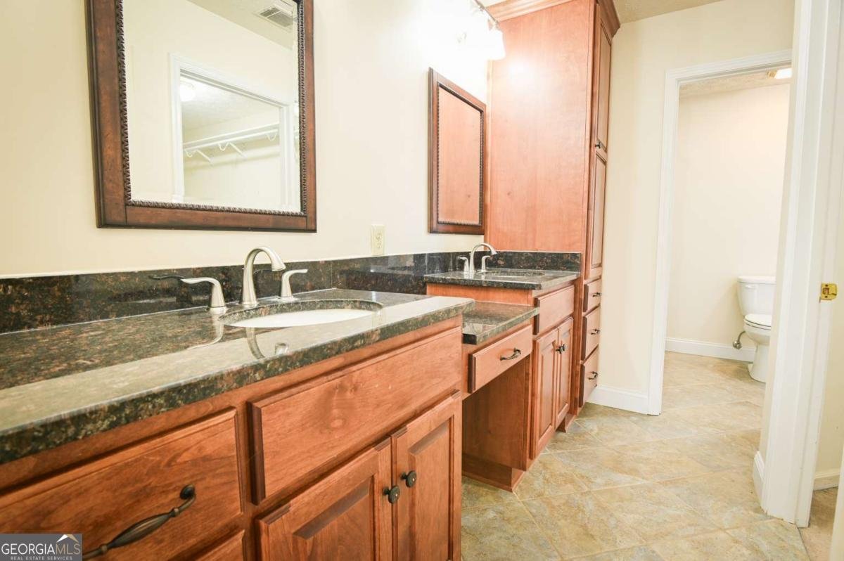 1010 Charles Court Statham - Photo 38