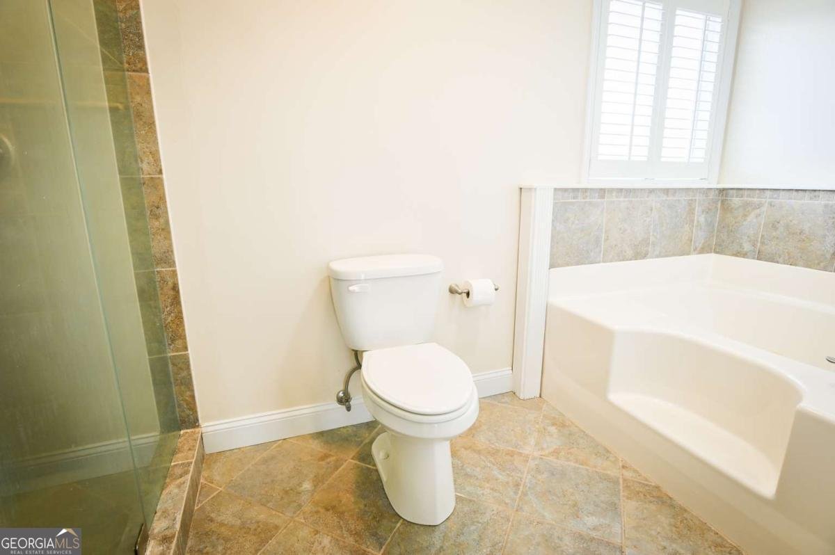 1010 Charles Court Statham - Photo 40