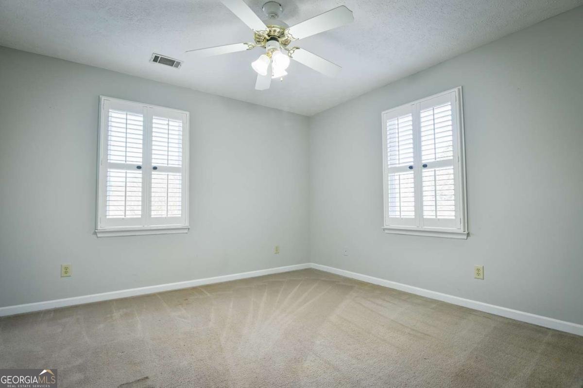 1010 Charles Court Statham - Photo 43