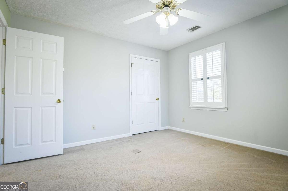 1010 Charles Court Statham - Photo 45