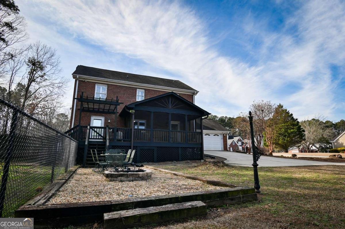 1010 Charles Court Statham - Photo 54