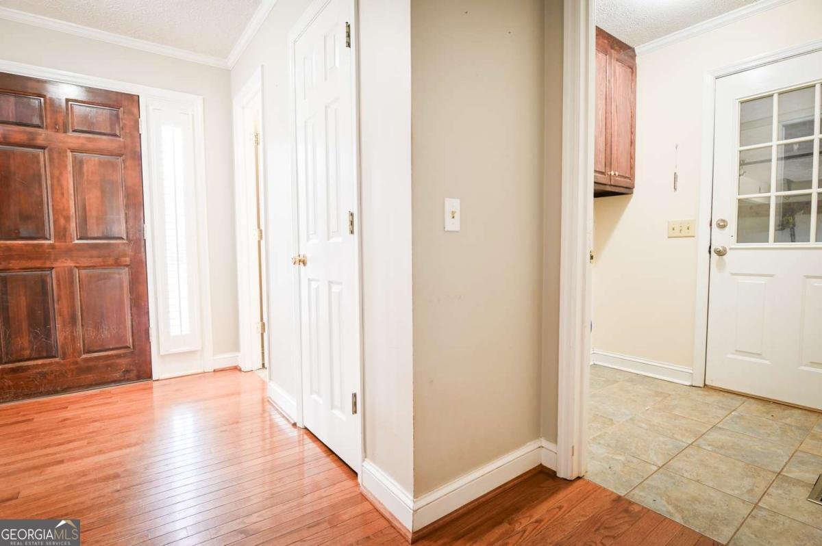 1010 Charles Court Statham - Photo 6