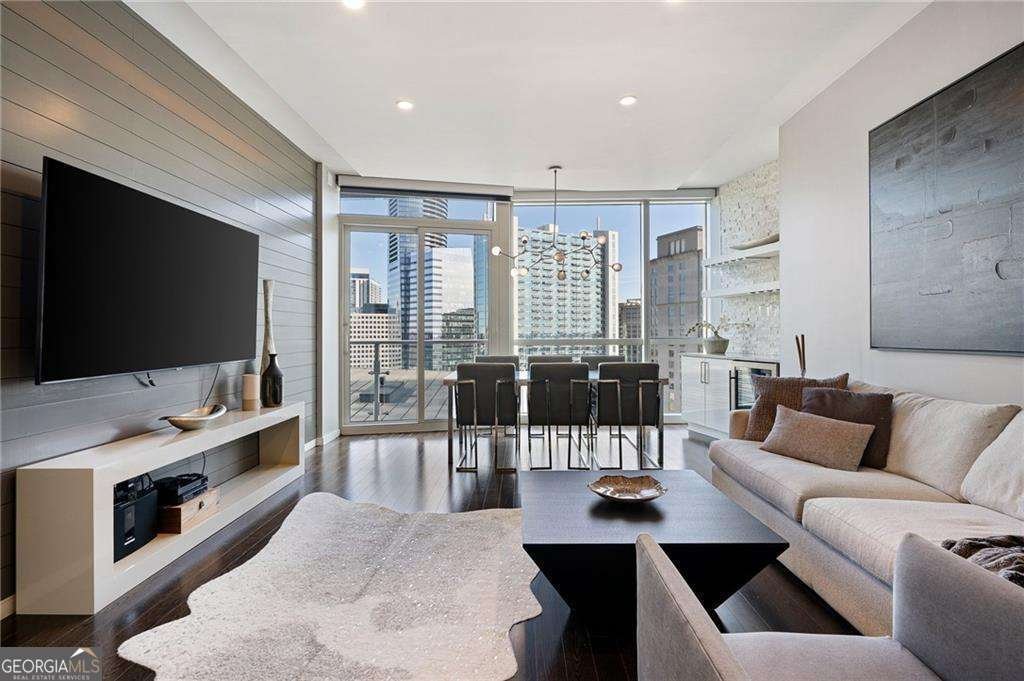 3325 Piedmont Road Atlanta - Photo 1