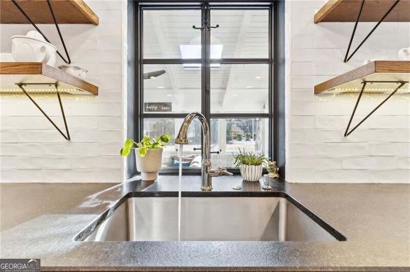 2345 Kimbrough Court Sandy Springs - Photo 16