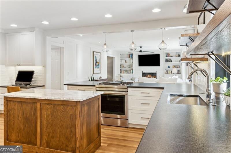 2345 Kimbrough Court Sandy Springs - Photo 17