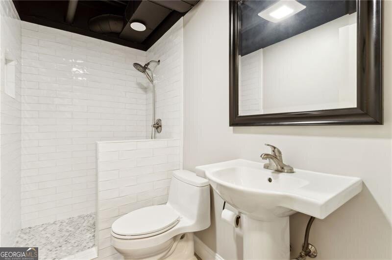 2345 Kimbrough Court Sandy Springs - Photo 39