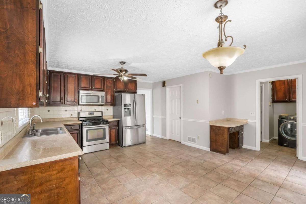 458 Stonebridge Court Stone Mountain - Photo 14