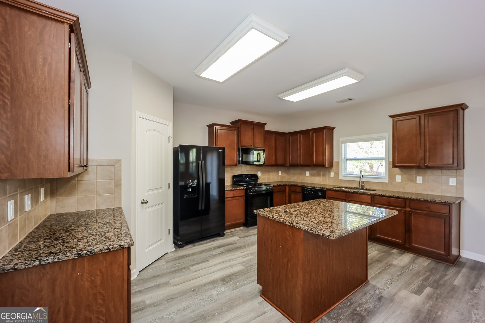 4673 Irish Red Court Union City - Photo 7