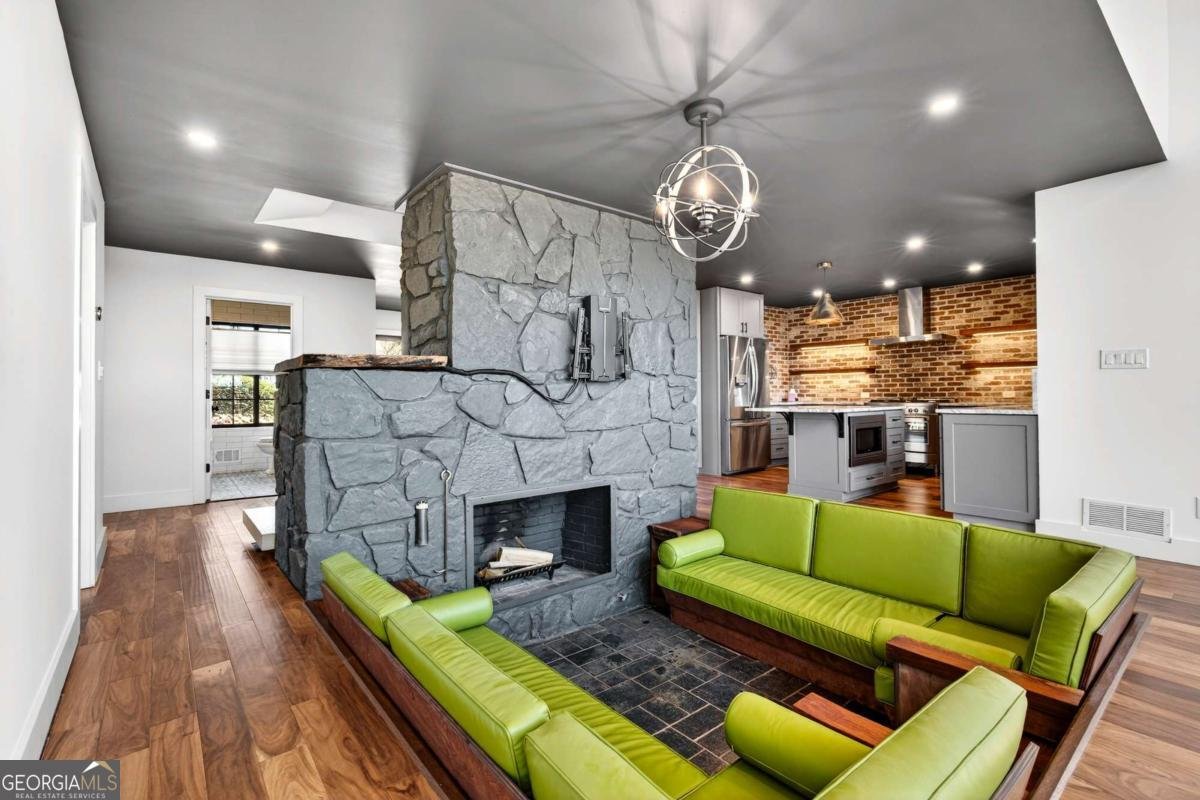 556 Embry Lane Marietta - Photo 10