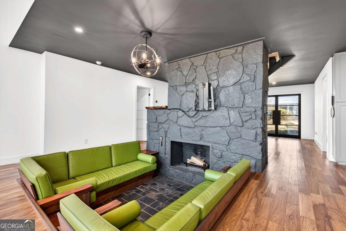 556 Embry Lane Marietta - Photo 9