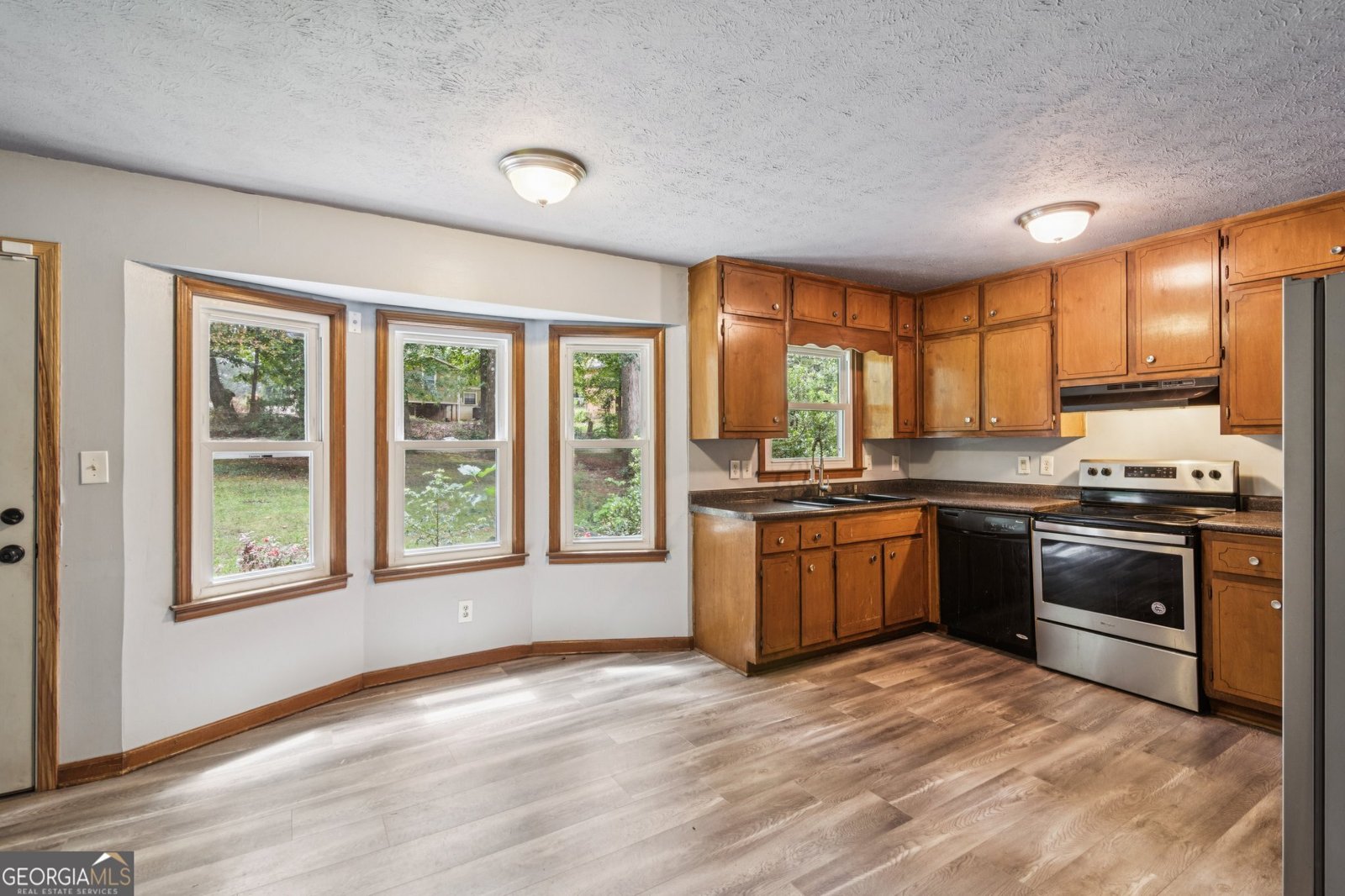 693 Deering Road Conyers - Photo 9