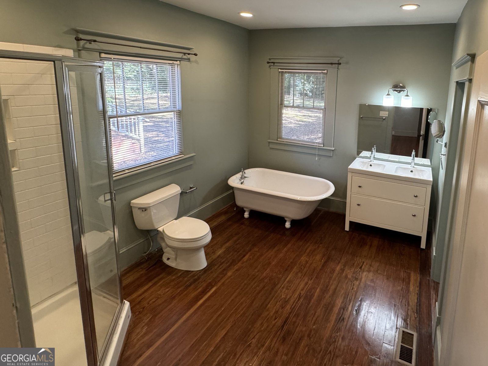 2482 Maple Street East Point - Photo 23